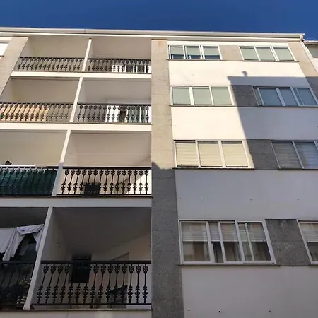 S Lazaro Apartment *